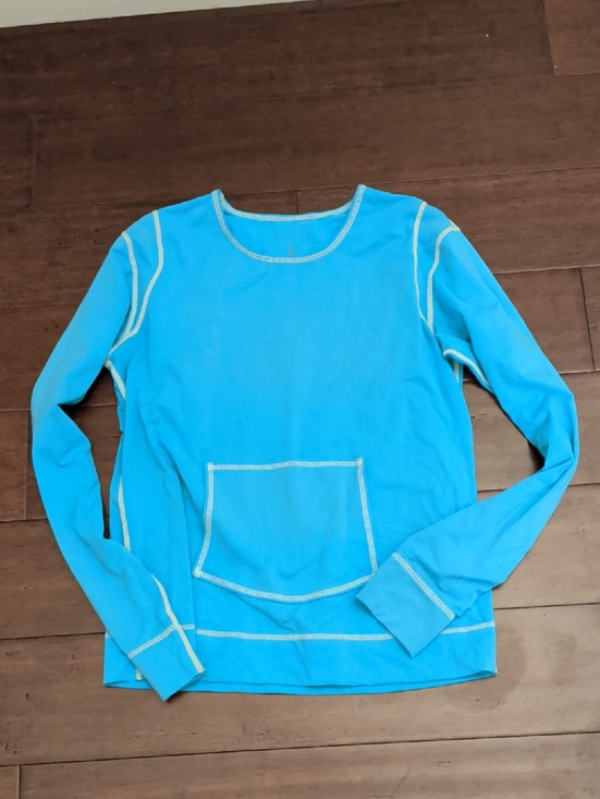 Athleta Tops - Athleta Aqua Blue Long Sleeve Top with Cream Contrast Stitching